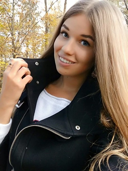 Алена — в жизни